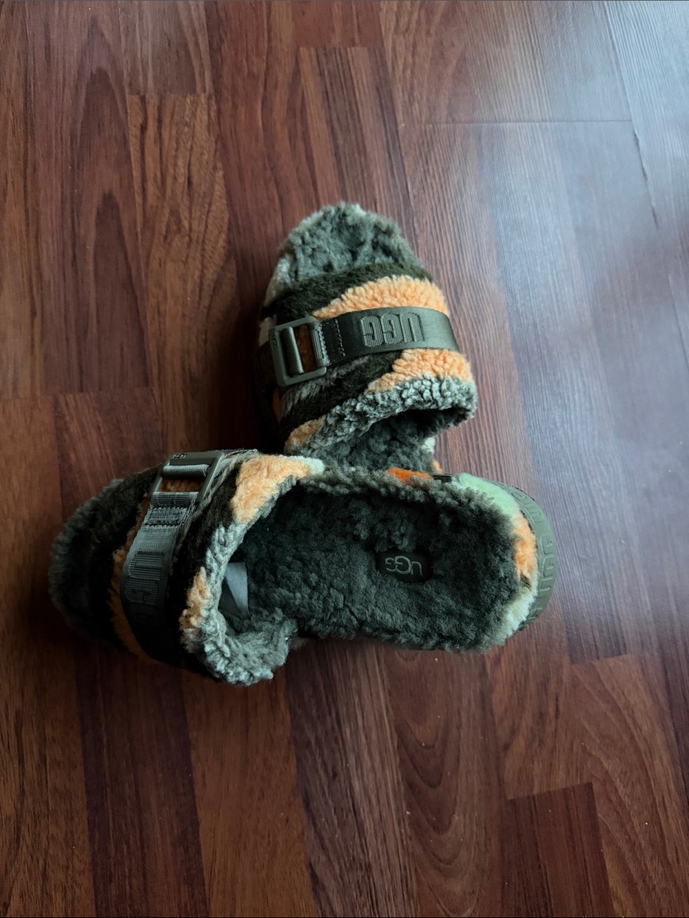 UGG Olive Gray & Tan Fuzzy Slide Sandals - Picture 4 of 4